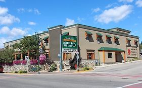 Creston Hotel & Suites